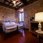بيت ضيافة Red Palazzo Fossanova
