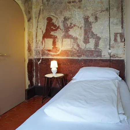 Red Palazzo Fossanova Priverno