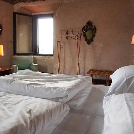 Red Palazzo Fossanova Guest house